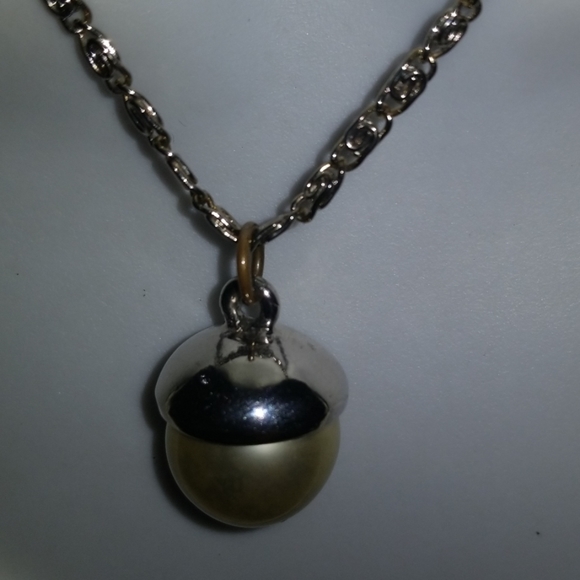 Necklace Silver Tone Faux Pearl Acorn Drop Pendant - Picture 4 of 6